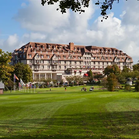 Hôtel Barrière L'Hôtel du Golf-3
